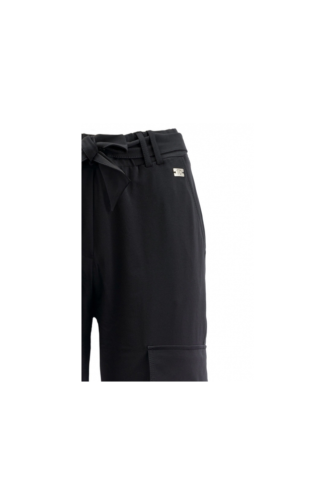 TQ Amsterdam zwarte dames broek | Close up