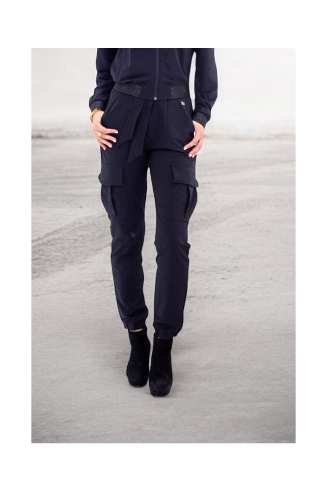 TQ Amsterdam blauwe dames broek | Sfeerbeeld, In situatie