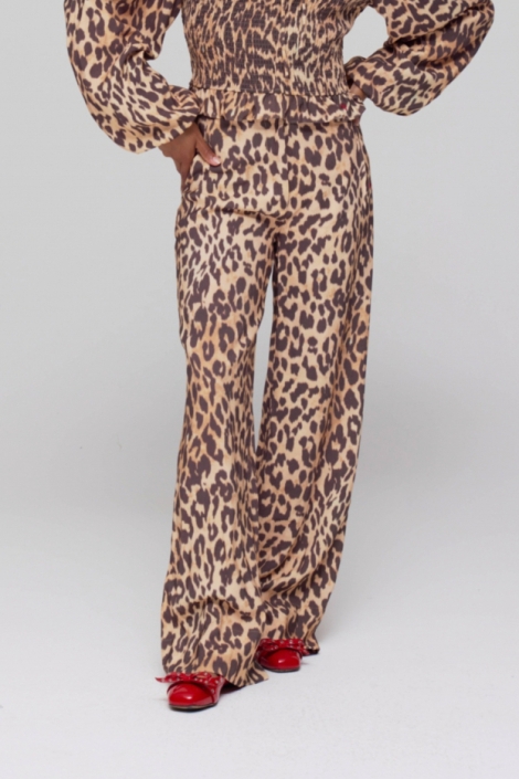 Harper & Yve bruine dames broek | Model vooraanzicht