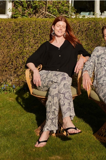Zusss Broek WIJDE BROEK MET GRAFISCHE PRINT 0303 063 7067 OFF WHITE/ZWART