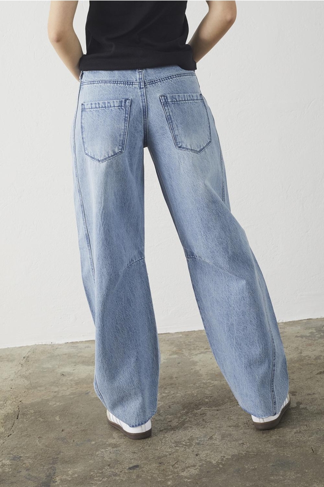 SisterS point blauwe dames jeans | Model achteraanzicht