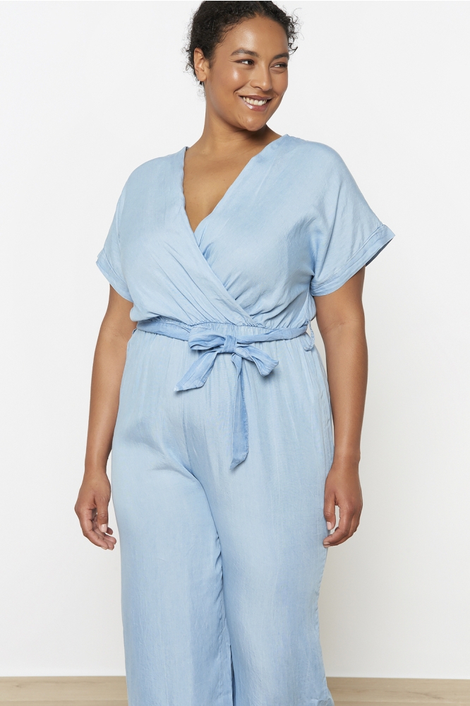 LolaLiza blauwe dames jumpsuit | Close up