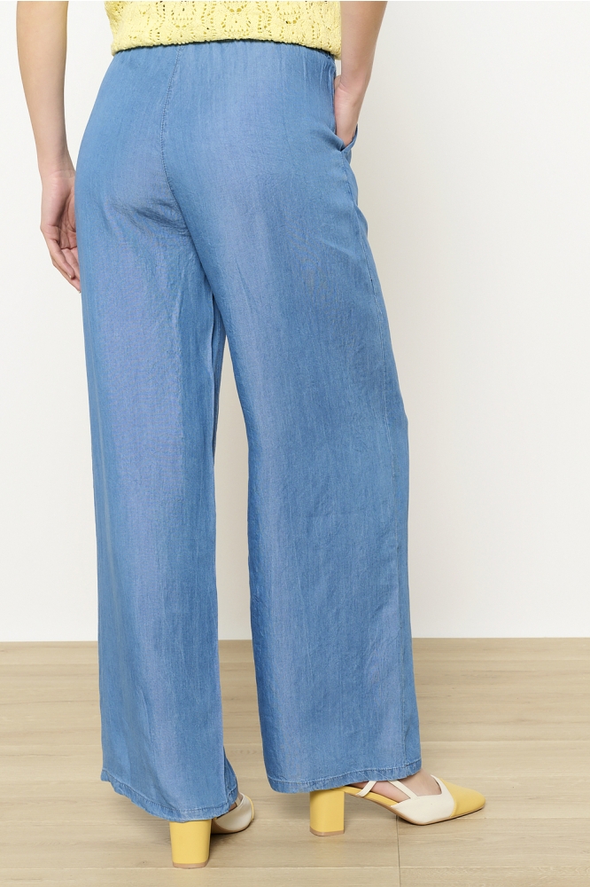 LolaLiza blauwe dames broek | Model achteraanzicht