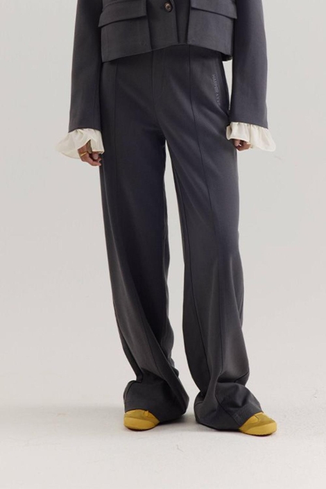 Harper & Yve grijze dames broek | Model vooraanzicht