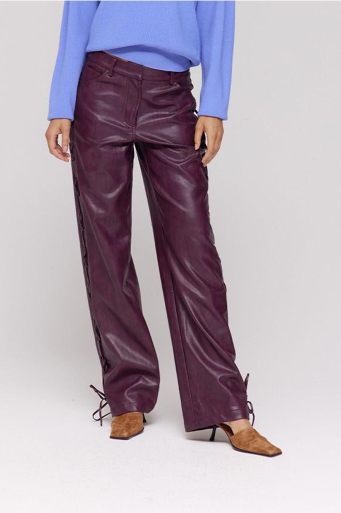 Harper & Yve bordeaux dames broek | Model vooraanzicht