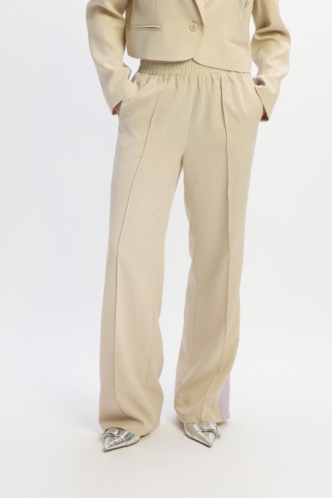 Refined Department beige dames broek | Model vooraanzicht