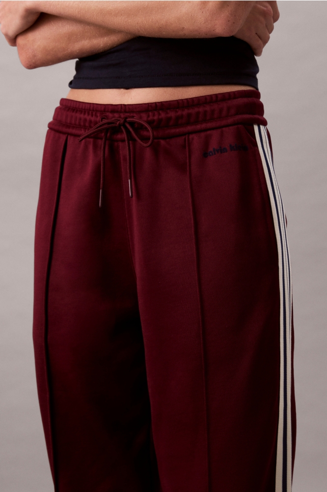 Calvin Klein bordeaux dames broek | Close up