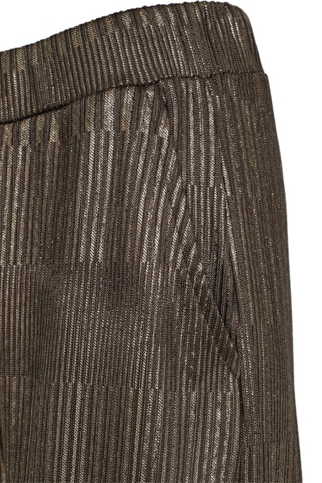 Freequent koperen dames broek | Close up