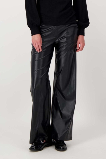 Zusss Broek FAUX GLANS LEREN WIDELEG 0303 097 0000 ZWART