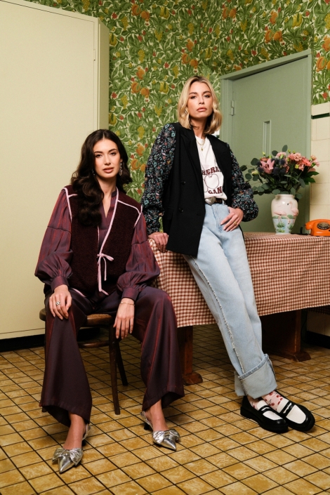 Fluresk paarse dames broek | Sfeerbeeld, In situatie
