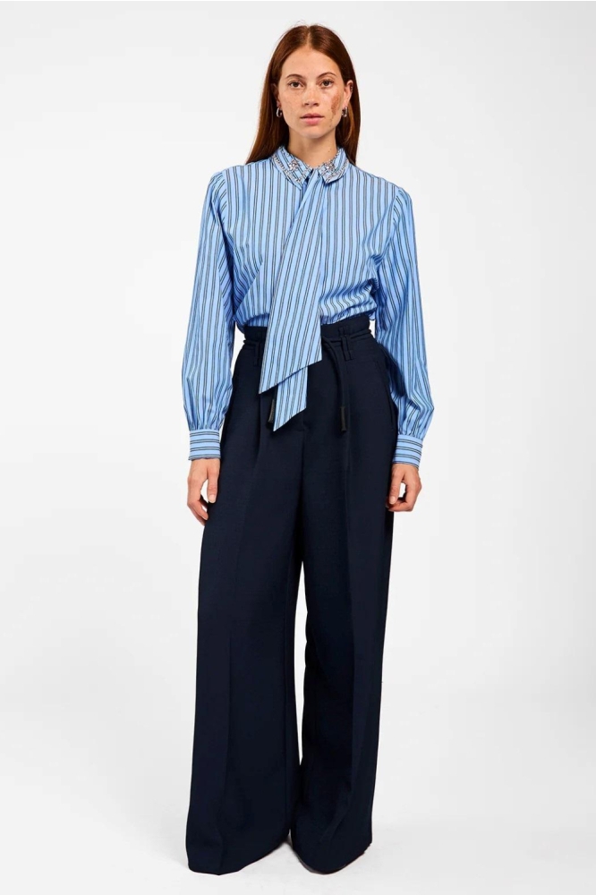 Aaiko blauwe dames broek | Model