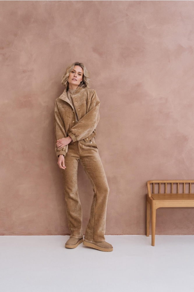 Maicazz camel dames broek | Model