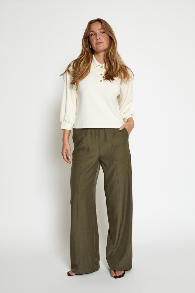 Peppercorn groene dames broek | Model