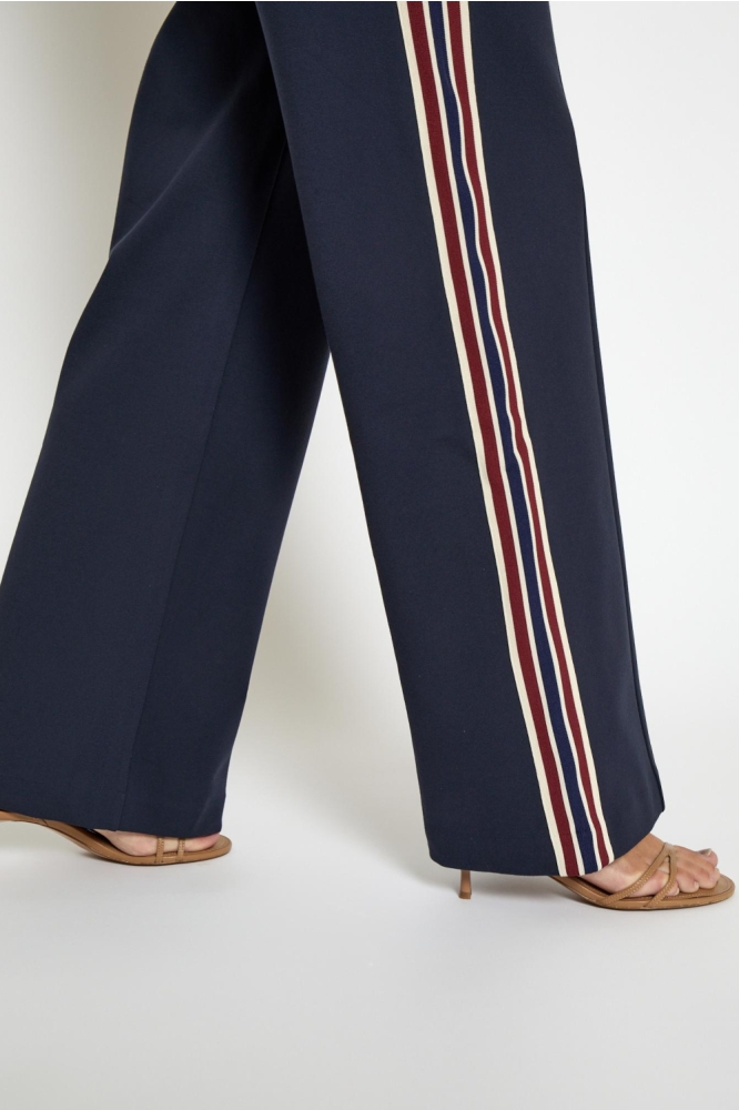 Minus blauwe dames broek | Close up