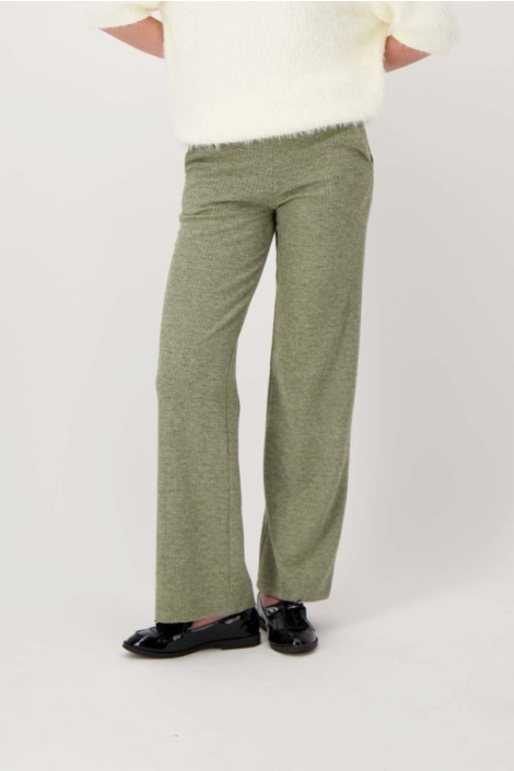 Zusss groene dames broek | Model vooraanzicht