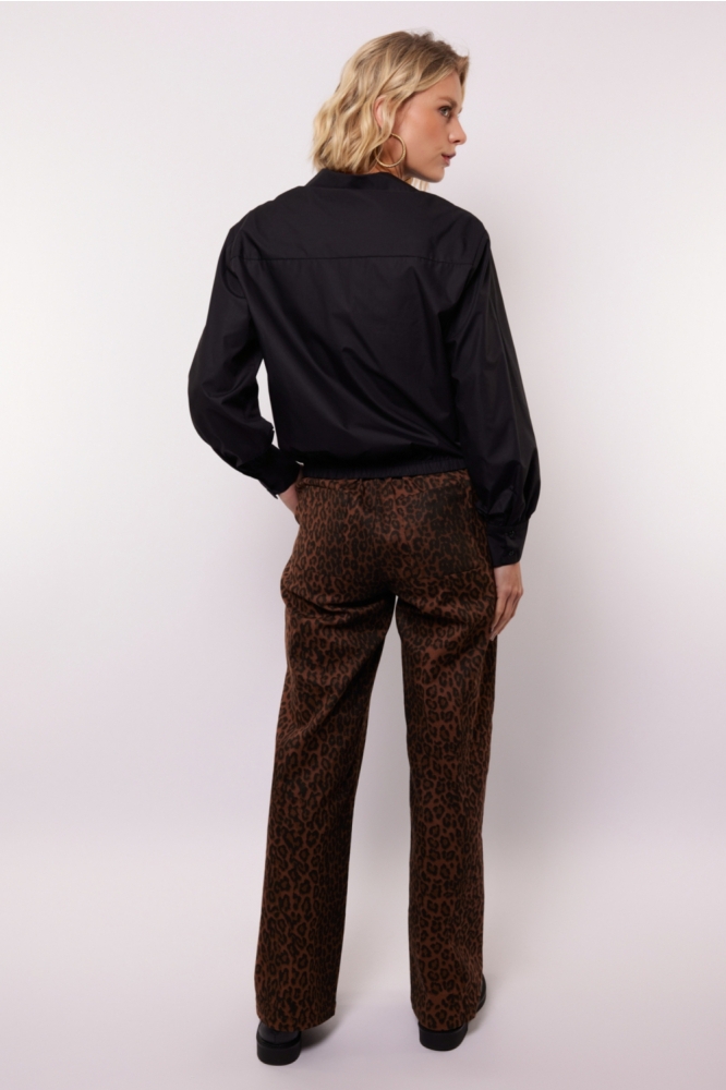 Fluresk bruine dames broek | Model achteraanzicht