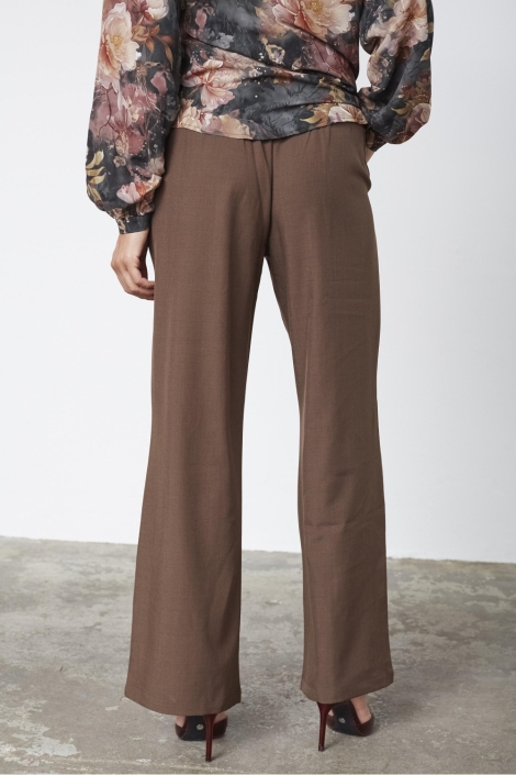 SisterS point bruine dames broek | Model achteraanzicht