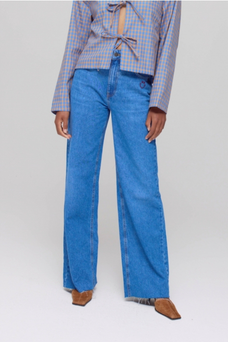 Harper & Yve blauwe dames jeans | Model vooraanzicht