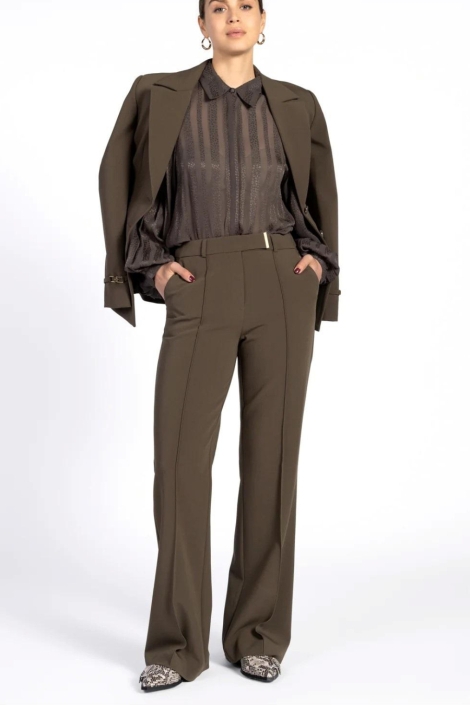 Aaiko groene dames broek | Model