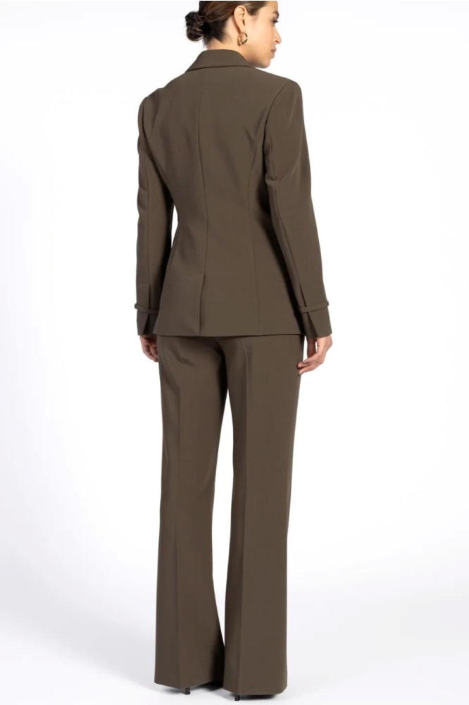 Aaiko groene dames broek | Model achteraanzicht