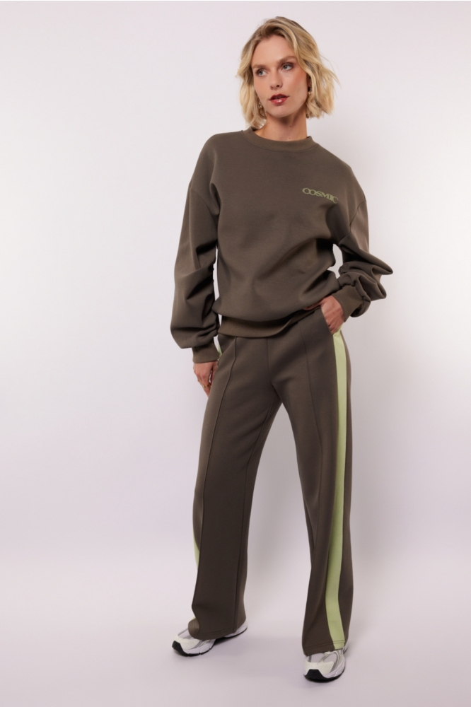 Fluresk bruine dames broek | Model