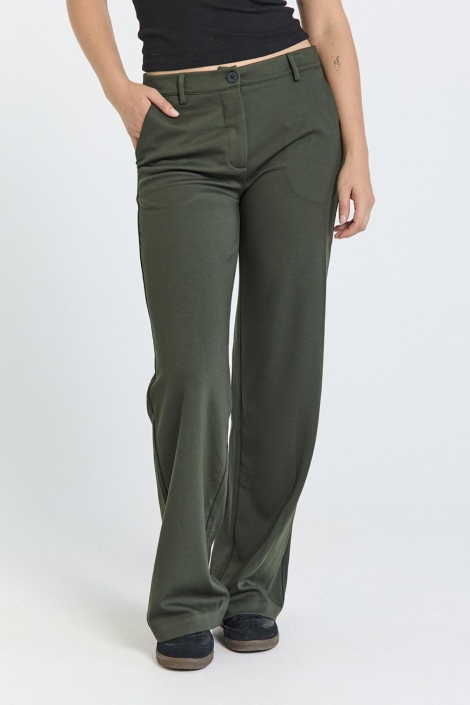 Freequent groene dames broek | Model vooraanzicht