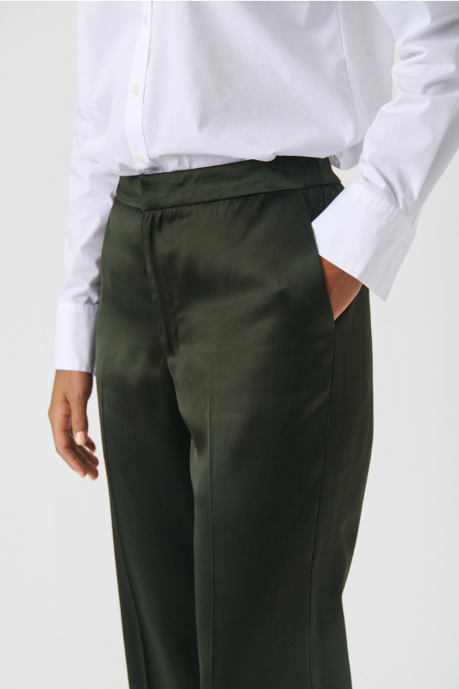 Part Two groene dames broek | Close up