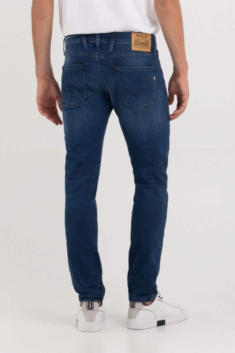 Replay blauwe heren jeans | Model achteraanzicht