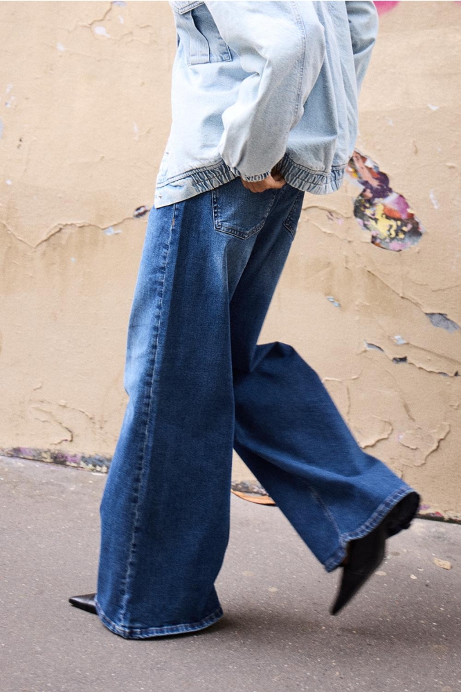 Ichi blauwe dames jeans | Sfeerbeeld, In situatie