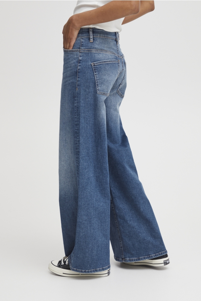 Ichi blauwe dames jeans | Model zijaanzicht