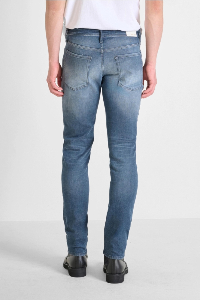 Antony Morato blauwe heren jeans | Model achteraanzicht