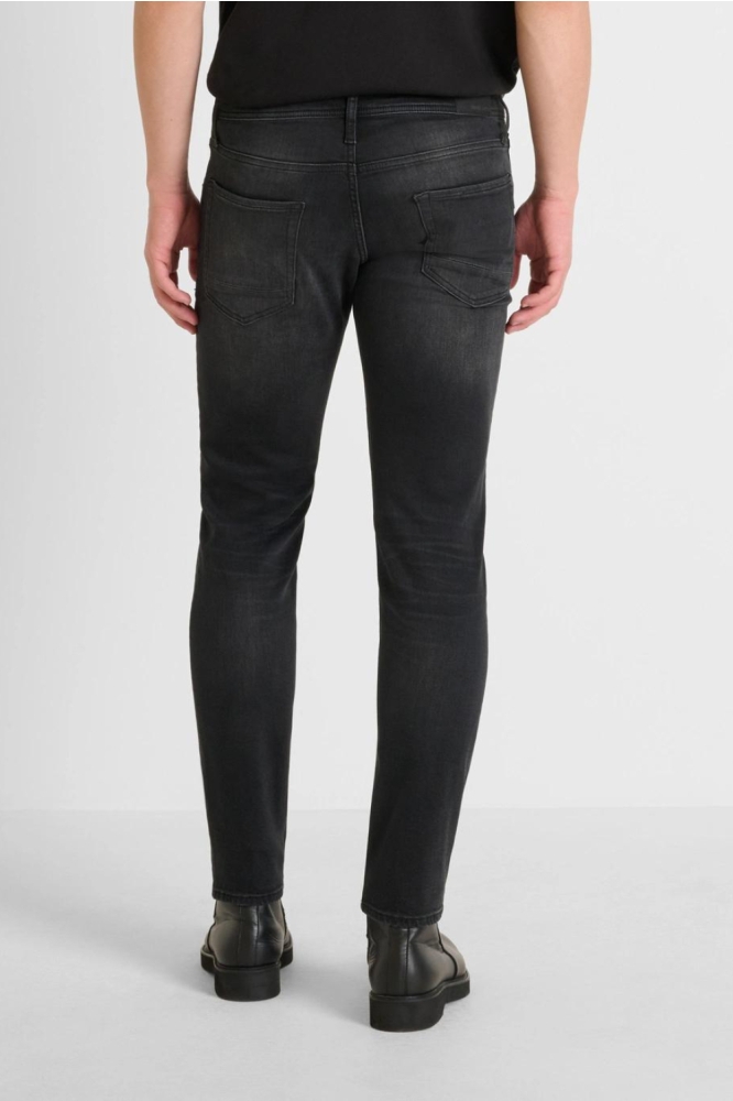 Antony Morato zwarte heren jeans | Model achteraanzicht