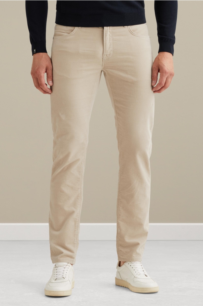 Vanguard beige heren broek | Model vooraanzicht