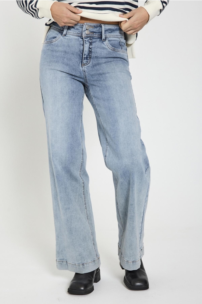 Freequent blauwe dames jeans | Model vooraanzicht
