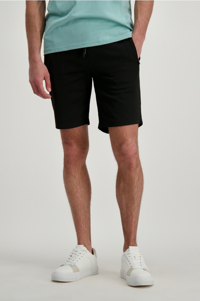 Cars zwarte heren korte broek | Model vooraanzicht