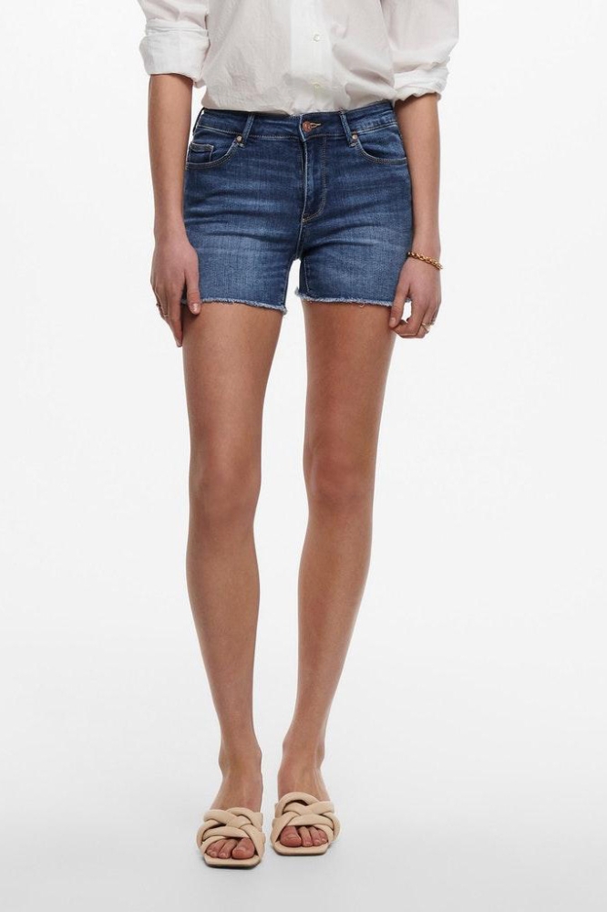 Only blauwe dames korte broek | Model vooraanzicht