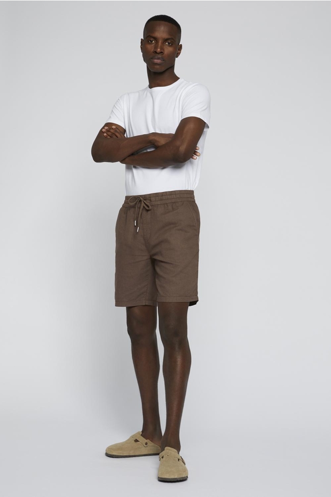 Matinique bruine heren korte broek | Model
