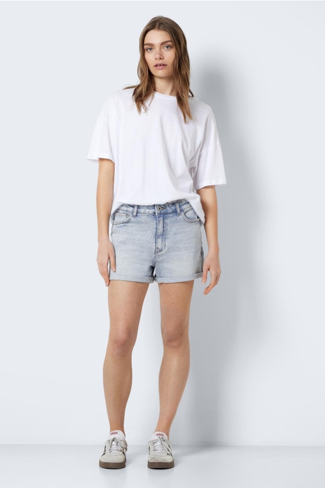 Noisy may blauwe dames korte broek | Model