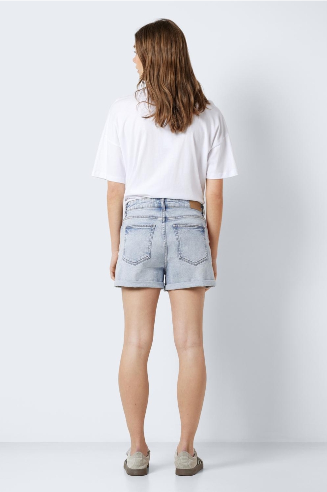 Noisy may blauwe dames korte broek | Model