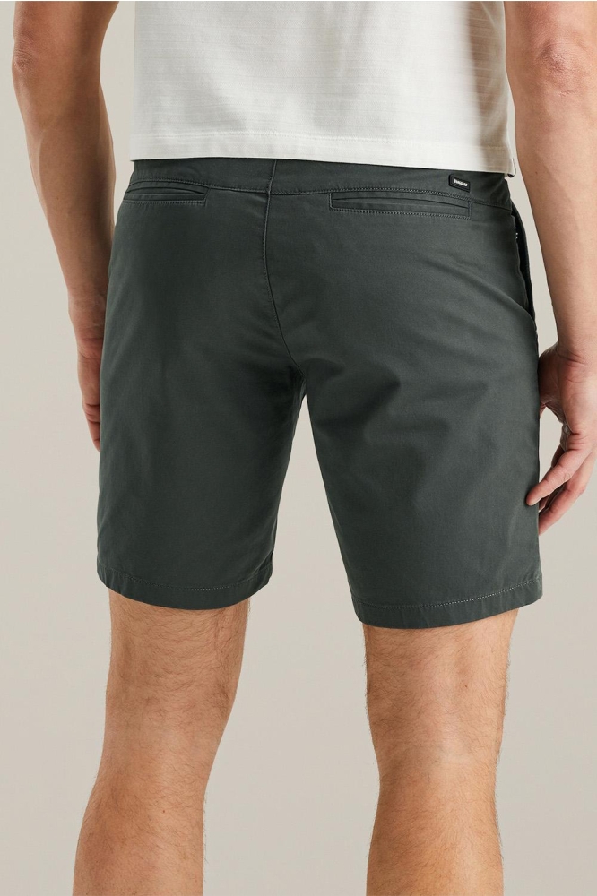 Vanguard groene heren korte broek | Model achteraanzicht