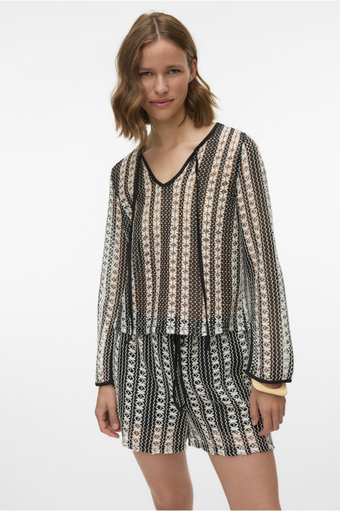 Vero Moda zwarte dames korte broek | Model