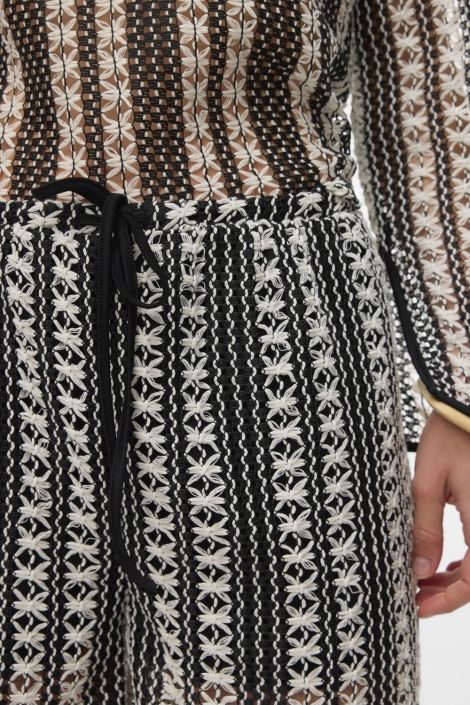 Vero Moda zwarte dames korte broek | Close up