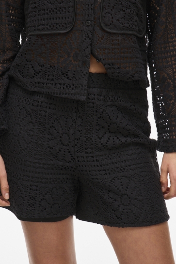 Vila Broek VIMERINDA CROCHET HW SHORTS 14105213 BLACK BEAUTY