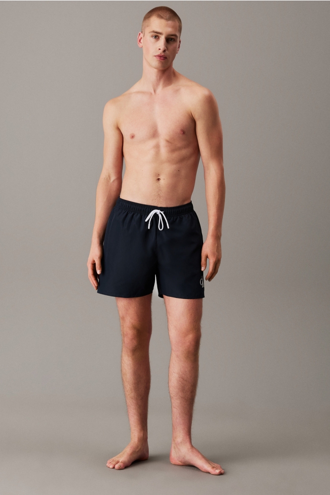 Calvin Klein blauwe heren korte broek | Model vooraanzicht