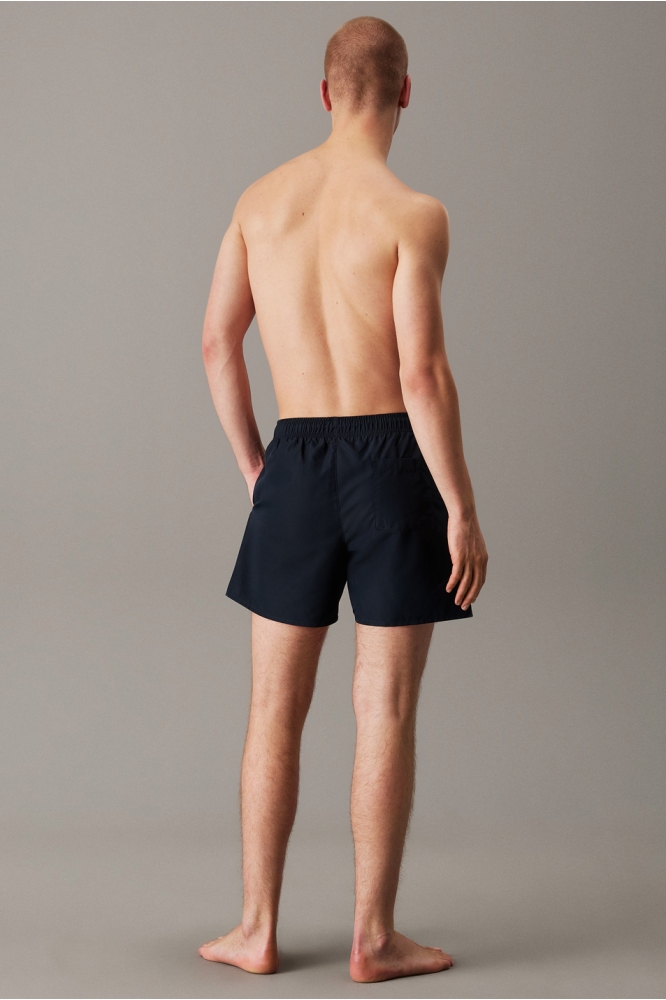 Calvin Klein blauwe heren korte broek | Model achteraanzicht