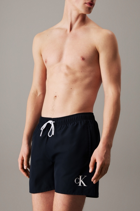 Calvin Klein blauwe heren korte broek | Model vooraanzicht