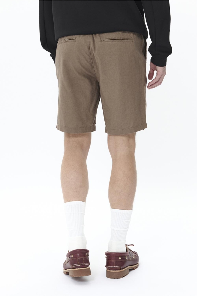 Matinique bruine heren korte broek | Model achteraanzicht