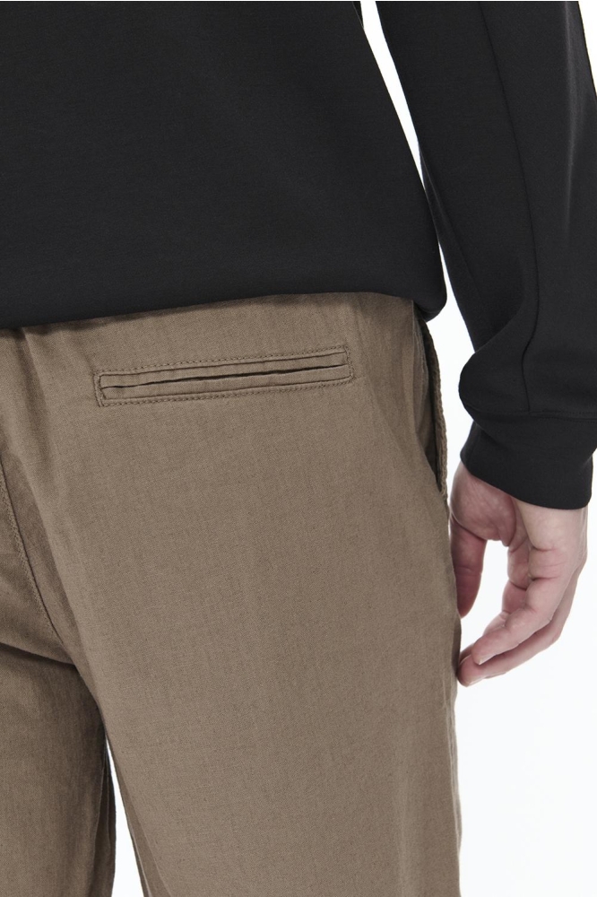 Matinique bruine heren korte broek | Close up