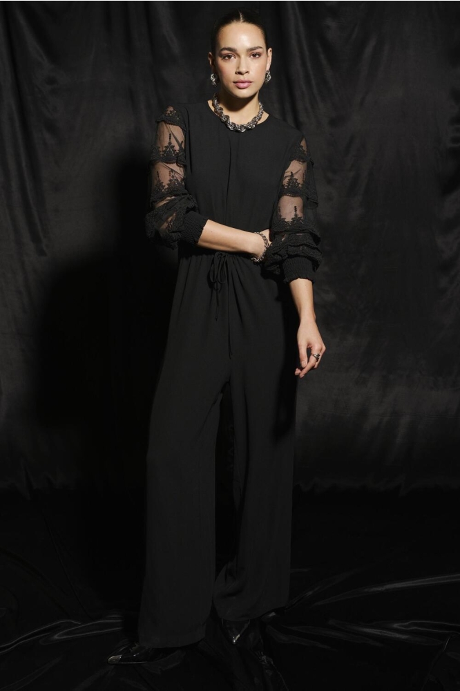 Kaffe zwarte dames jumpsuit | Sfeerbeeld, In situatie