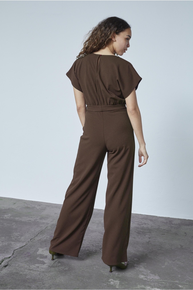 SisterS point bruine dames jumpsuit | Model achteraanzicht